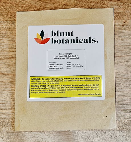 blunt botanicals zero waste bath bomb